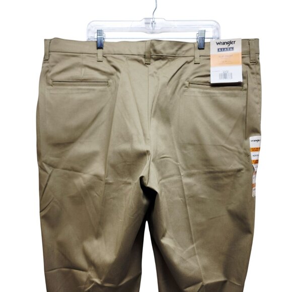 Wrangler Riata Mens Flat Front Relaxed Fit Chino Pants Size 42X30 Stretch  Khaki - Picture 10 of 10